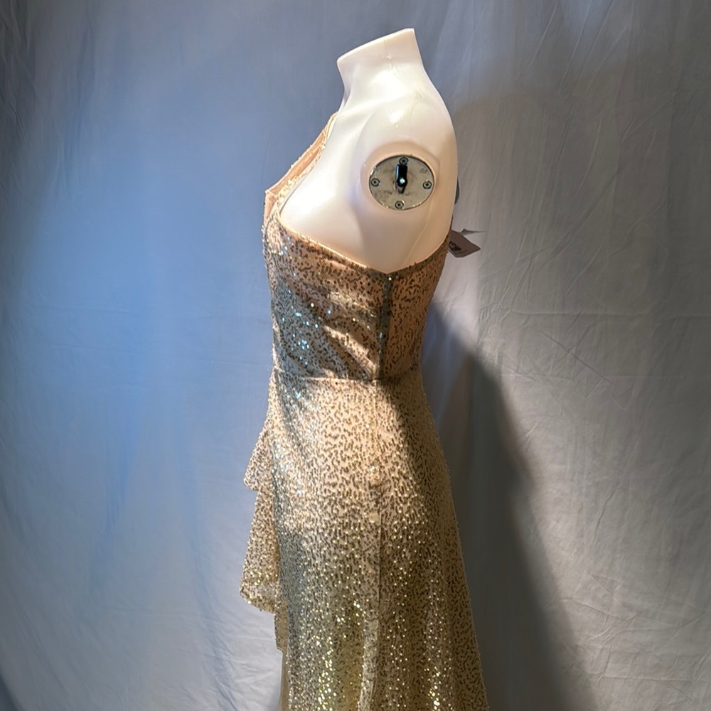 Elegant Gold Sequin Evening Gown - Picture 6 of 16